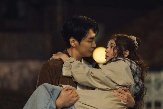 닿으면 충전, 떨어지면 방전…채수빈 김영광 드라마