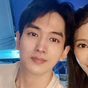 "불안정한 미래 때문에"…'17세 연하' 류필립, ♥미나 두고 홀로 미국행 선택한 '진짜 이유'