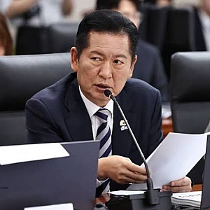 정청래 미국 비자 발급 보류, 국정감사 유럽행 변경 이유