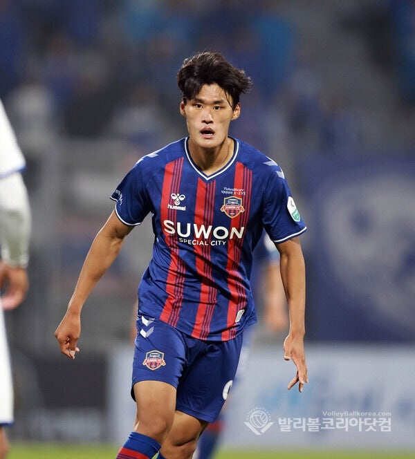 "승점 51점 나란히"… 수원FC·서울이랜드, K리그2 자동 승격 위한 2위 쟁탈전 점입가경