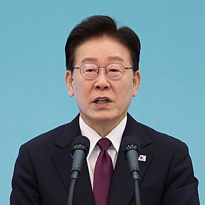 이재명 지지율 37% 제자리…민주당은 정부 출범 후 최저 35%