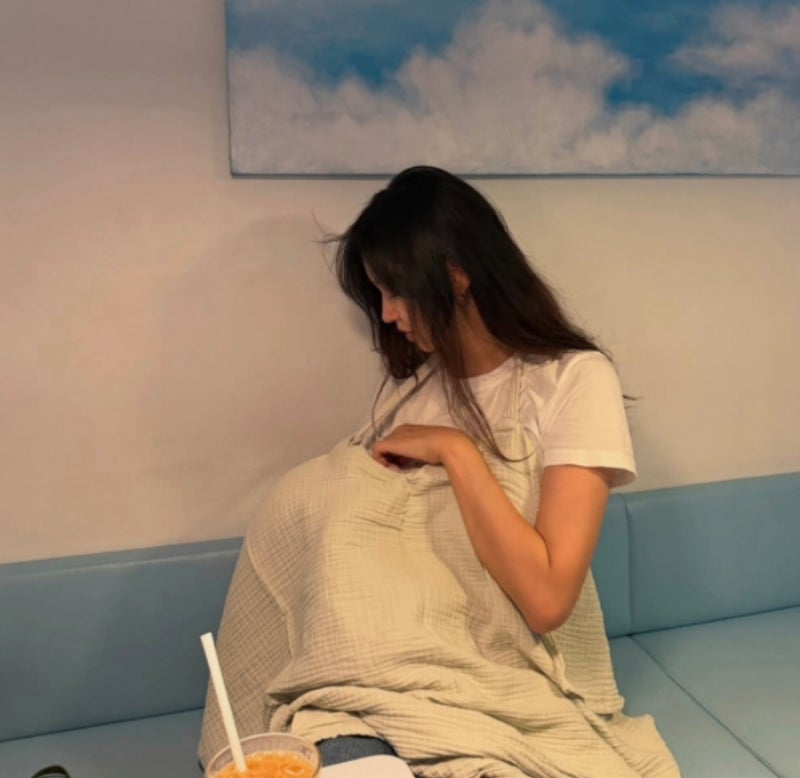 배우 최유화, 공공장소 모유수유 사진 논란? 알고 보니 대형 가리개 착용… 6개월 완모 성공 ....