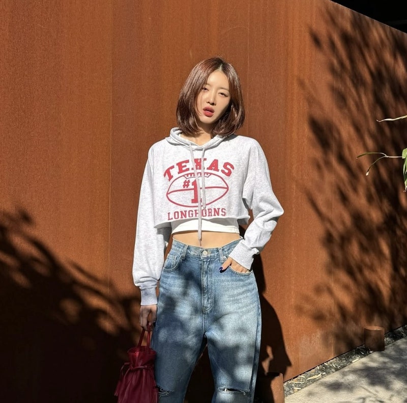전지현 닮았다고 난리였던.. 43세 여배우의 요즘 사복 패션