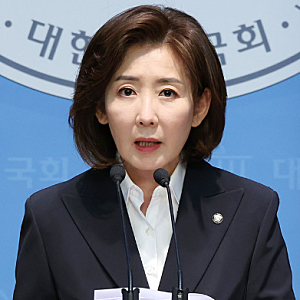 나경원, 젤렌스키에 감사 서한 보냈다…민주당 “대체 어느 나라 국회의원이냐”