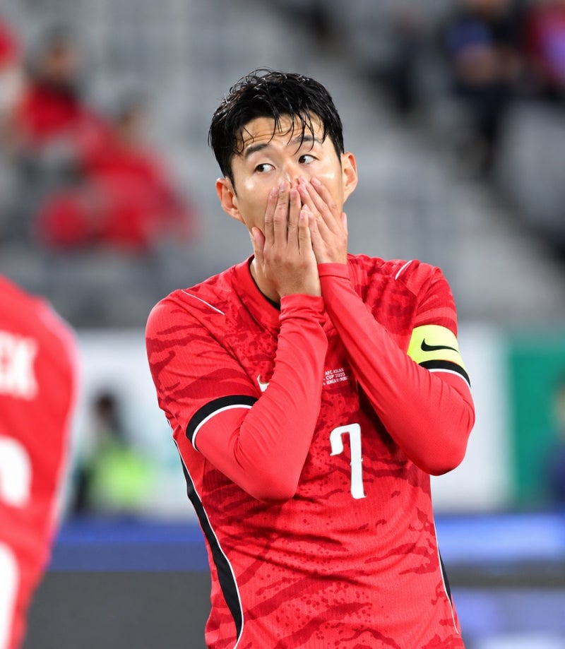 “한 번이면 후배 탓, 세 번이면?” 손흥민, 이강인 충돌부터 96라인 은퇴설까지