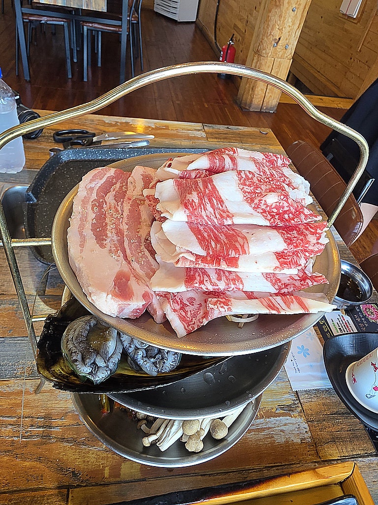 매미성 근처에서 만난 반가운 한 끼 거제도맛집 더꽃 추천