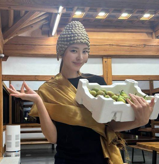 한글날에 카페 앞 '뒤집힌 태극기'… 김규리 논란, 비판 전에 확인할 게 있습니다