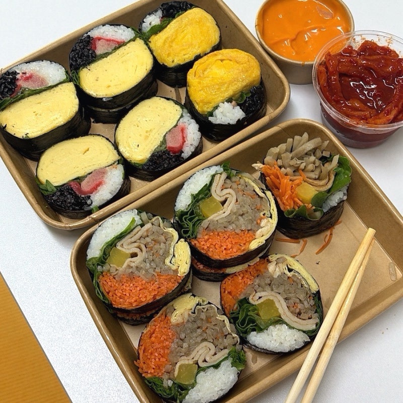 김밥계의 에르메스? 강민경김밥 식물원김밥 안양점 후기 (메뉴 & 소스 조합)