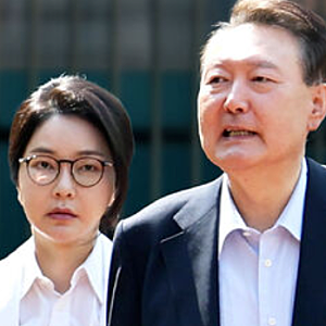 윤석열 김건희 영치금 21억9000만원…대통령 연봉 8배에 교도관 업무 논란까지