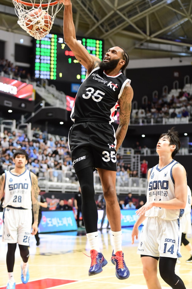 수원 KT <b>소노</b> 88-79, 배스 30점·옥존 21점으로 1패 뒤 2연승