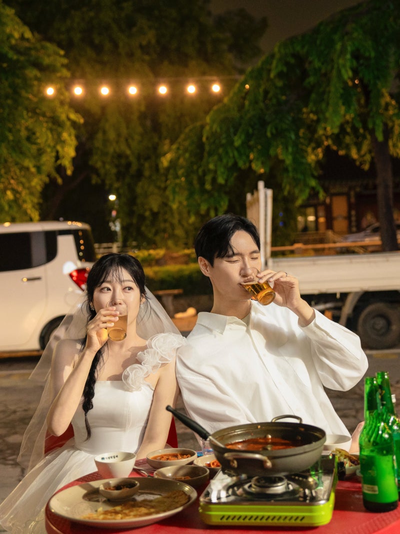 행궁동 야간스냅 촬영 후기 | 슈퍼마켓과 야장에서 담은 수원 야외웨딩스냅 촬영