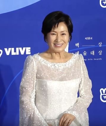 김혜자의 9년 만의 영화, ‘여전히 찬란하게’ 속 60년 만의 재회