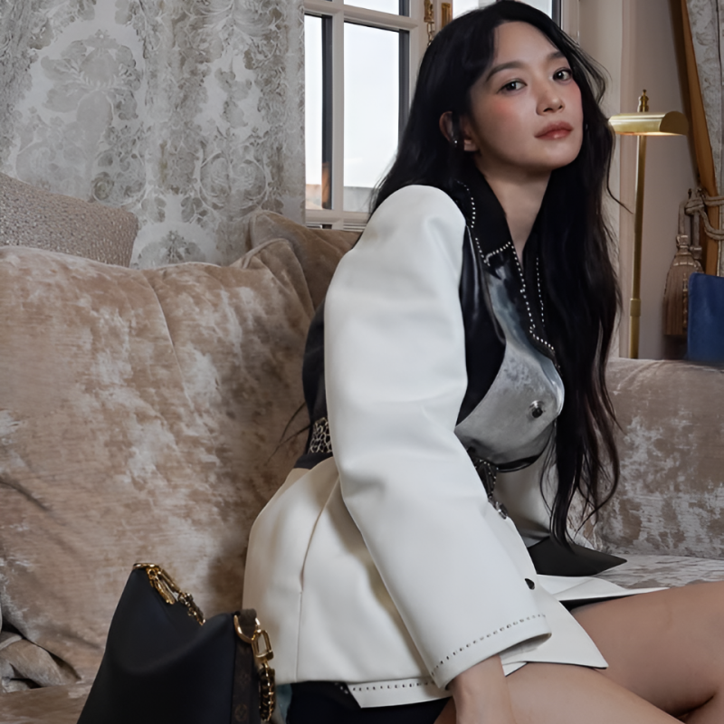 "신민아가 벌써 40대라고?" 20대 아이돌 같은 파리 루이비통 쇼 미니스커트 코디