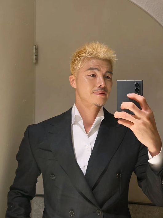 축구선수 <b>김영광 보복운전</b> 논란에 입 열었다.
