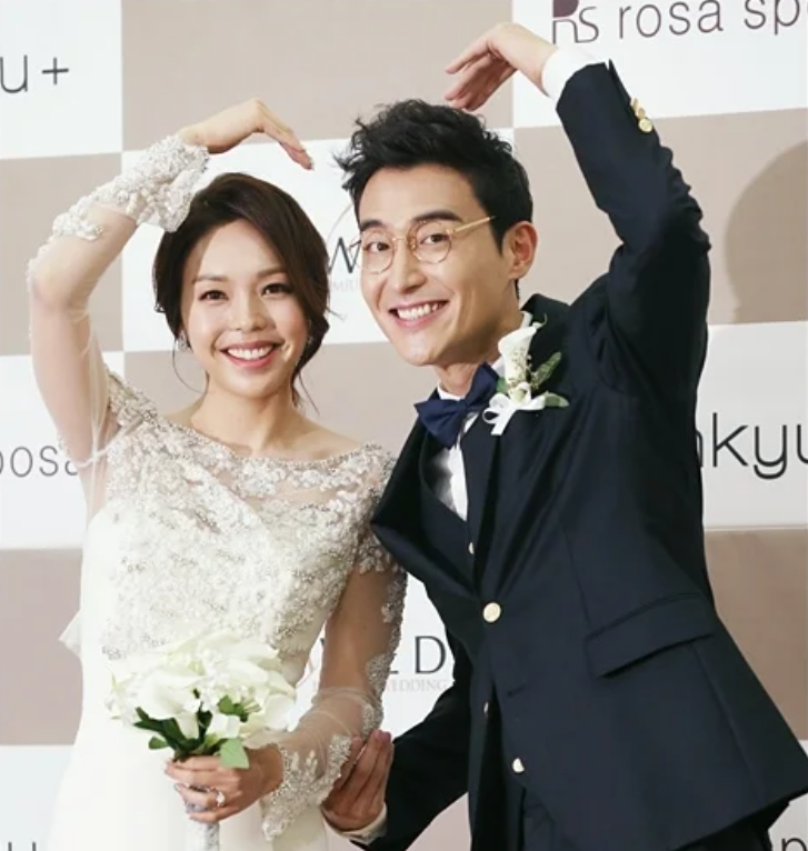 "기러기 아빠" 김인석, 알고 보니 2년 전 안젤라박과 이혼했다... 뒤늦게 전한 충격 근황