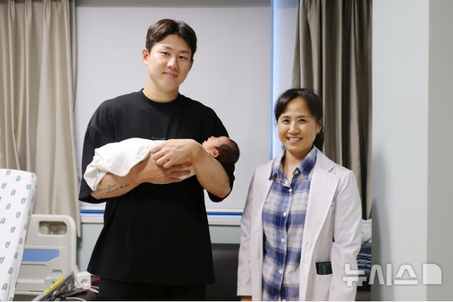 “누가 봐도 오버 페이였다” 아빠가 된 최원준, 48억 논란 뒤집고 204안타로 증명해냈다