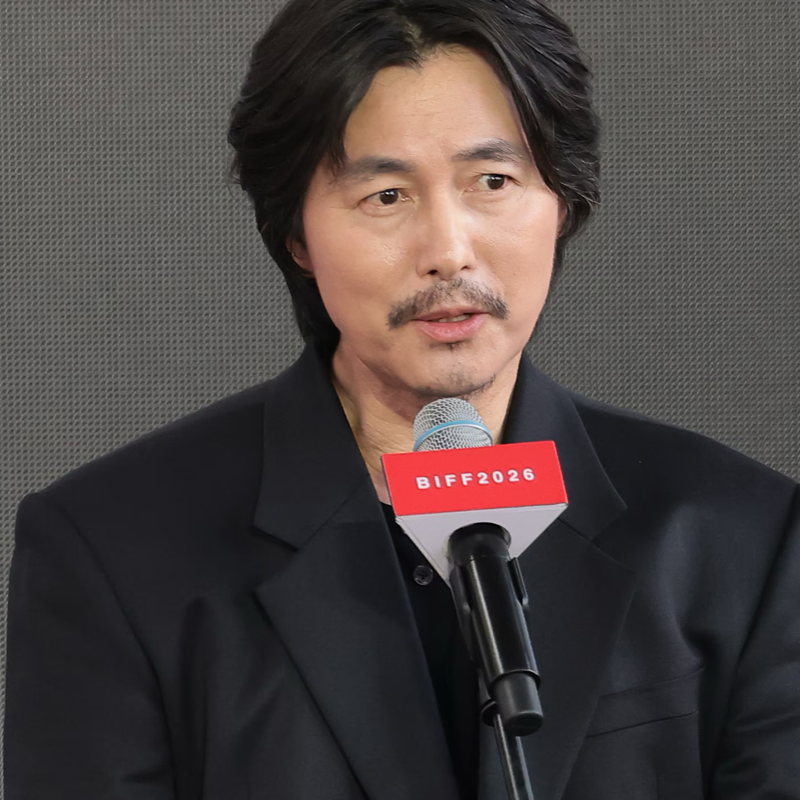 정우성, 임기 6개월 앞두고 이정재 회사 이사직 사임…지분은 어떻게