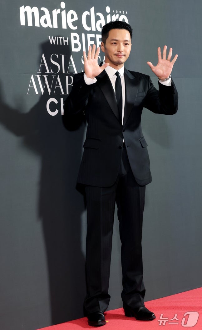 송민호, ‘102일 부실 복무’ 1심 집유 후 자필 사과…변요한은 ♥♥♥ 남겼다
