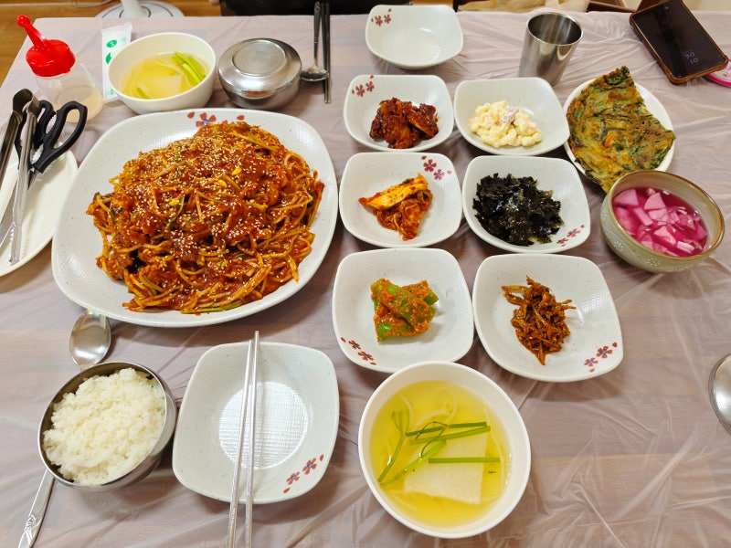 기본찬도 정갈한 부산 아구찜 사직구장맛집 초당아구찜에서 지인과 점심 후기