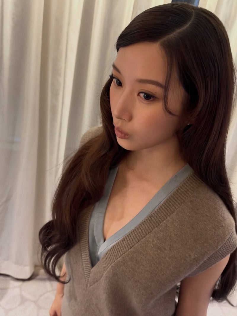 "뻔한 드레스 대신 선택한?" 현백코어 문가영이 시상식에서 입은 샤넬 신상 컬렉션