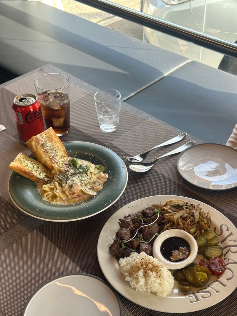 [고양] 일산 데이트 코스 맛있는스테이크온 일산밤리단길점 오리지널 스테이크/씨푸드 크림 ....