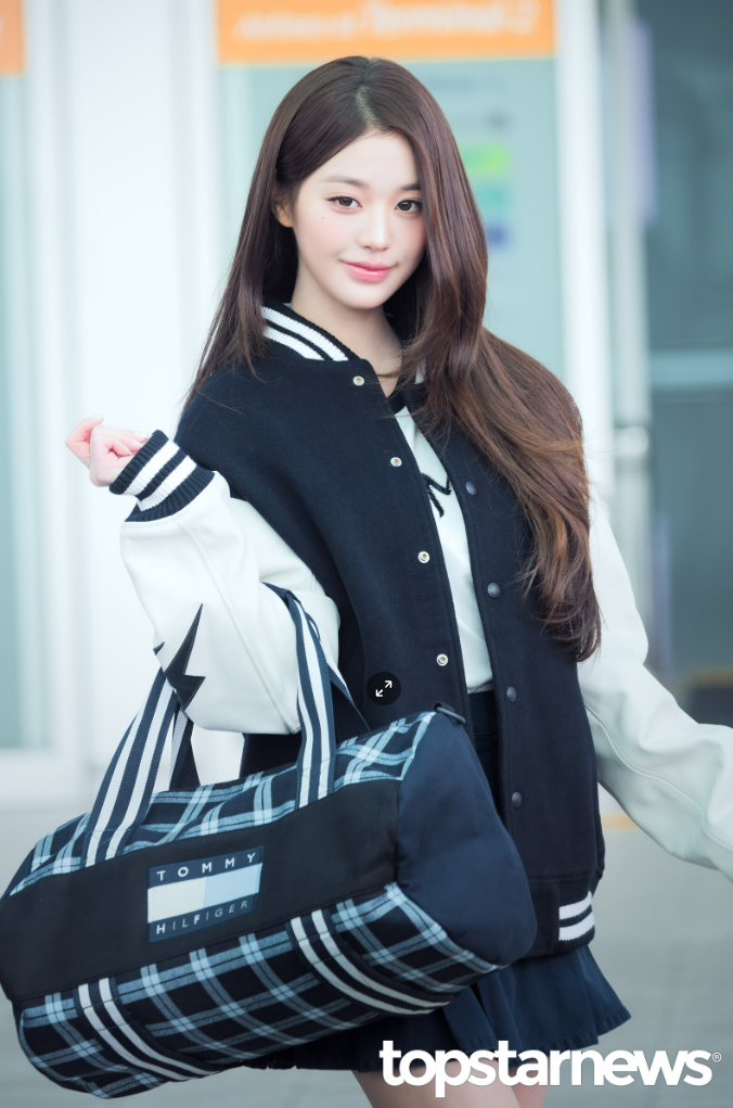 오늘 인천공항2터미널 뒤집은 장원영 프레피 공항룩