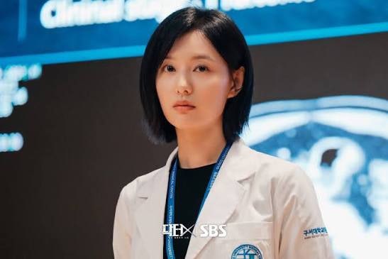 [오늘 밤 첫방] 닥터X 김지원, 9시 50분 시작…일본 원작 '다이몬 미치코'와 뭐가 다를까