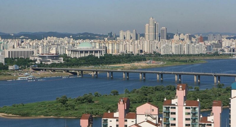 이재명 대통령 지지율 37%, 왜 취임 후 최저 수준까지 내려왔을까?