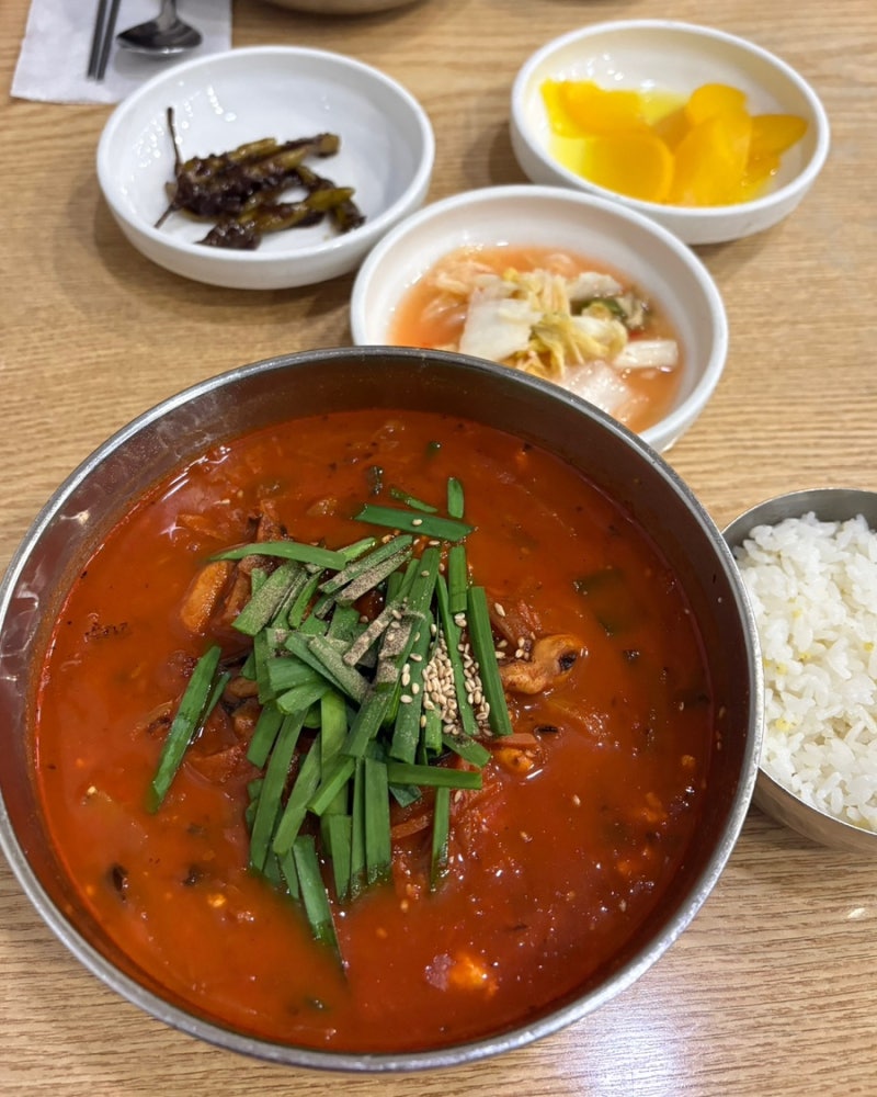 [강릉 맛집] 원조짬순 짬뽕순두부 '동화가든' 웨이팅 후기 및 꿀팁/정보