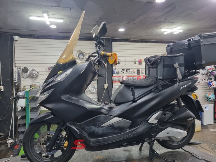 HONDA PCX125 소모품교환 구동계점검 및 세척, 드라이브벨트교환, 슬라이드피스교환, 에어필터....