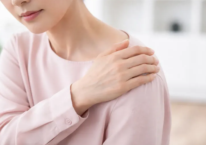 광주 화정동 PT, 굽은 어깨라면 등 근육 운동 2가지