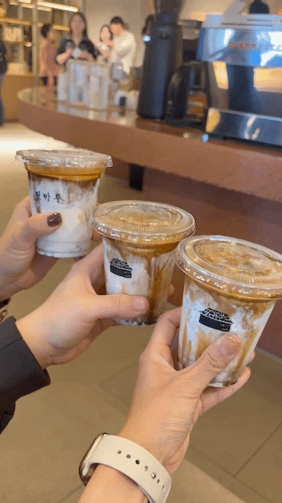 강릉 툇마루 중앙시장점 웨이팅 30분 흑임자커피 후기