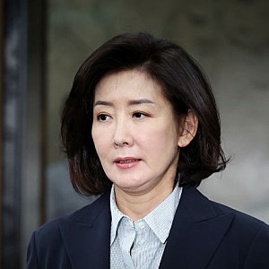 나경원, 젤렌스키에 감사 서한 보낸 날 벌어진 일…민주당 "매국" 나경원 "친북" 맞불