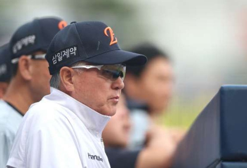 한화 김경문 감독 퇴진, 손혁 단장도 떠난다…2026시즌 9위 마감과 다음 과제