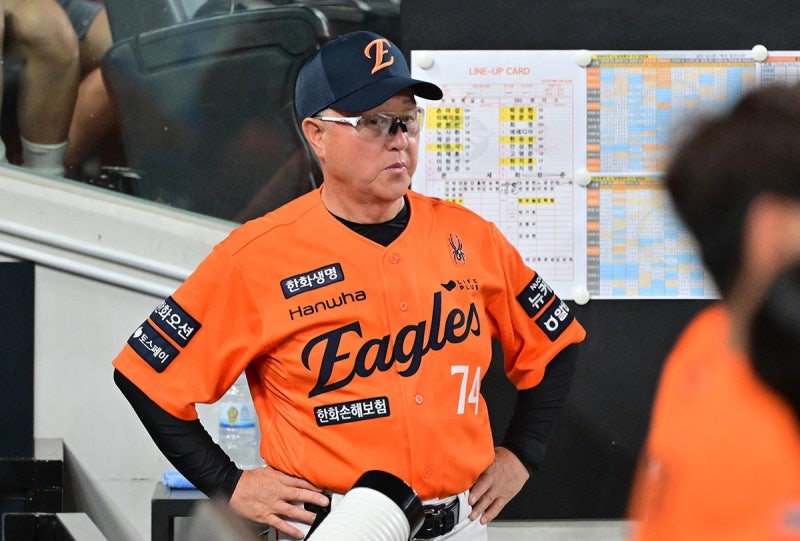 김경문 감독 한화 떠난다…2위에서 9위로, 한화 팬들의 아쉬움