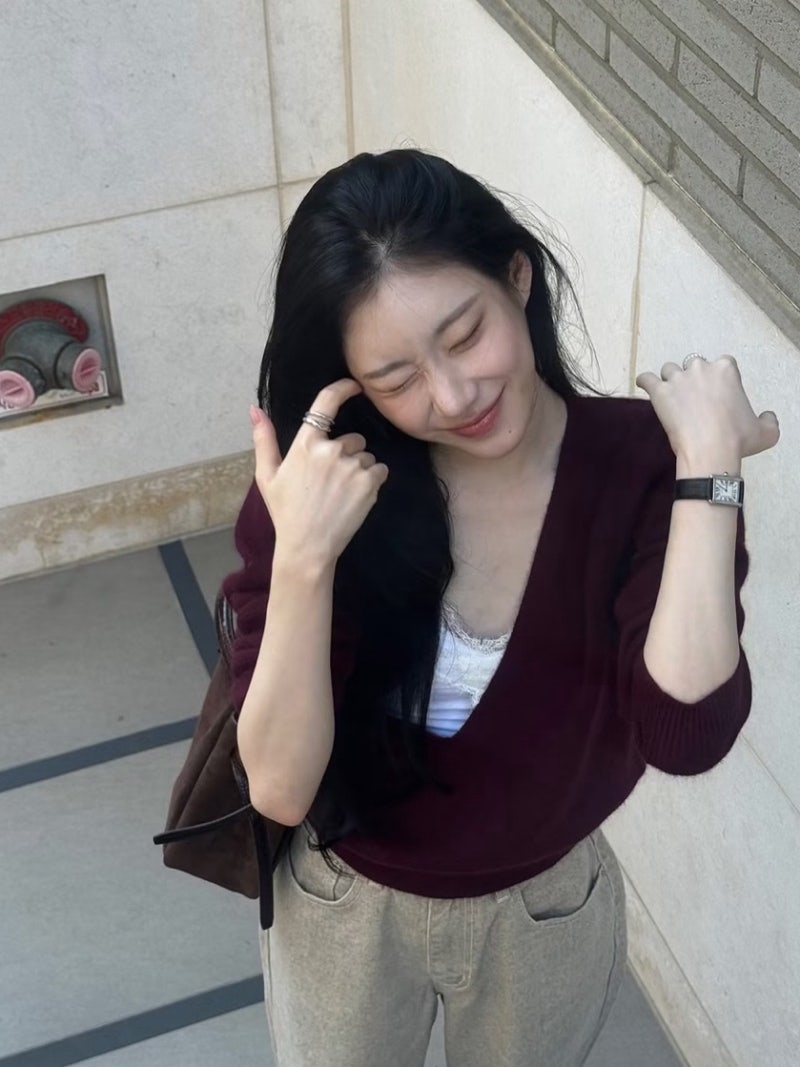 있지 채령 인스타 속 니트 어디 거? 가을 사복 코디 브랜드 정보 ✧‧˚