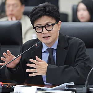 [속보] 한동훈 딸 ‘허위 스펙’ 의혹 재점화…검찰이 수사 막았나? 민주당 “셀프 무혐의” ....