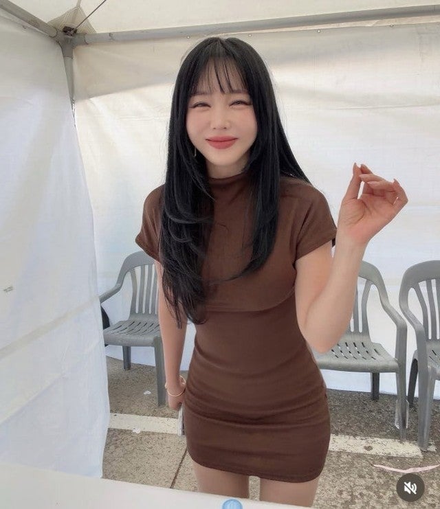 홍진영 임신설 종결, 초밀착 원피스로 직접 보여줬습니다
