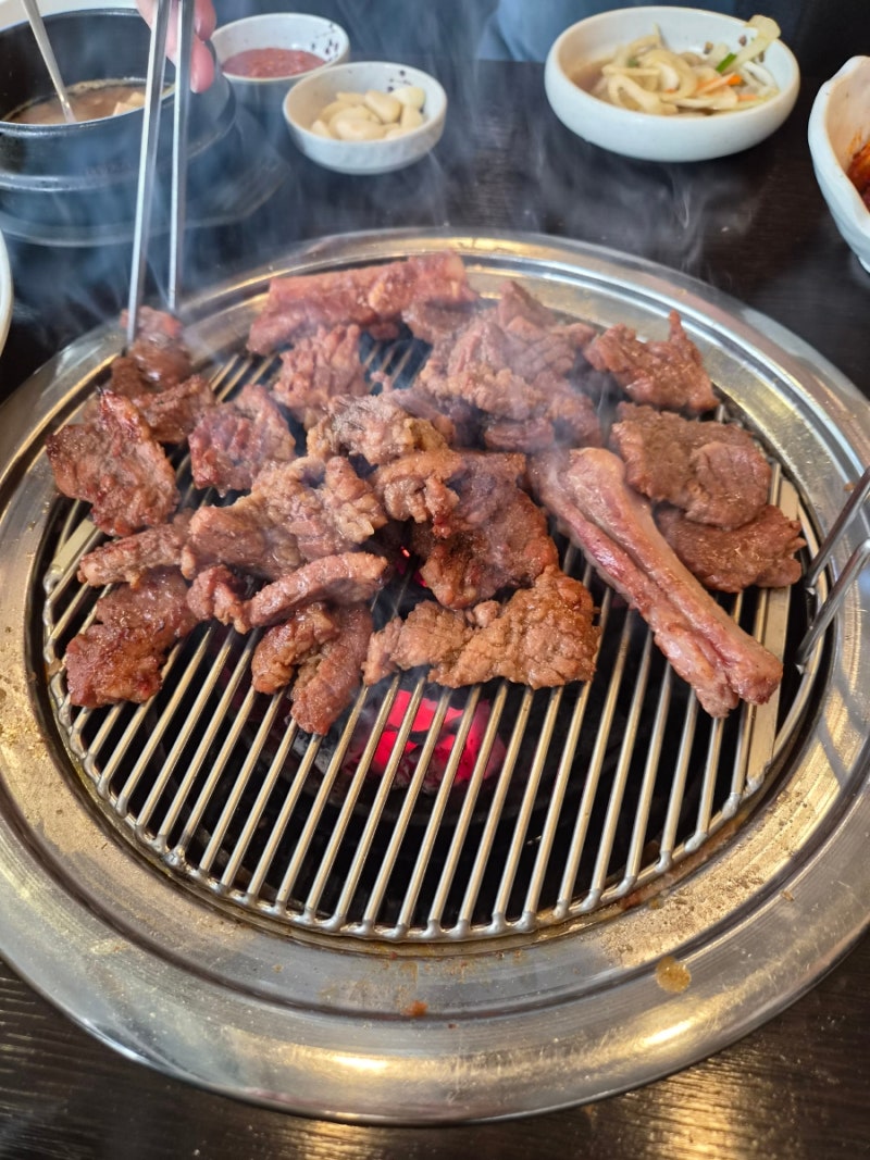 망원역 마포구청역 돼지갈비 맛집 찾음! 흥부골왕숯불갈비 내돈내산 솔직후기(구워줌○ 갈....