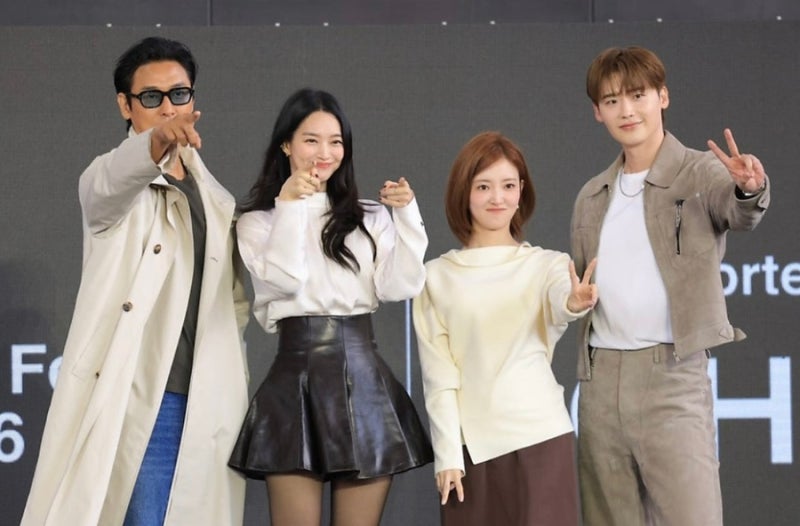 부산국제영화제 〈재혼 황후〉 무대인사 현장! 신민아·주지훈·이종석·이세영 총출동