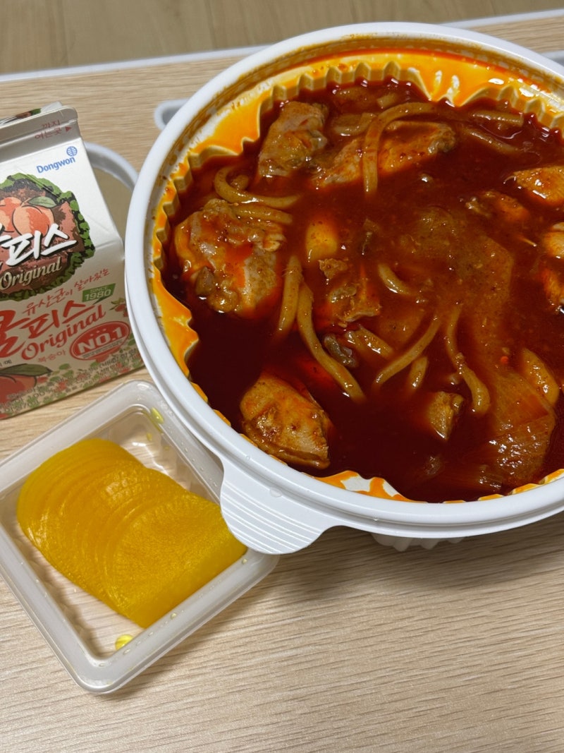 엽기닭볶음탕 더착한맛 후기(+우동사리 추가)