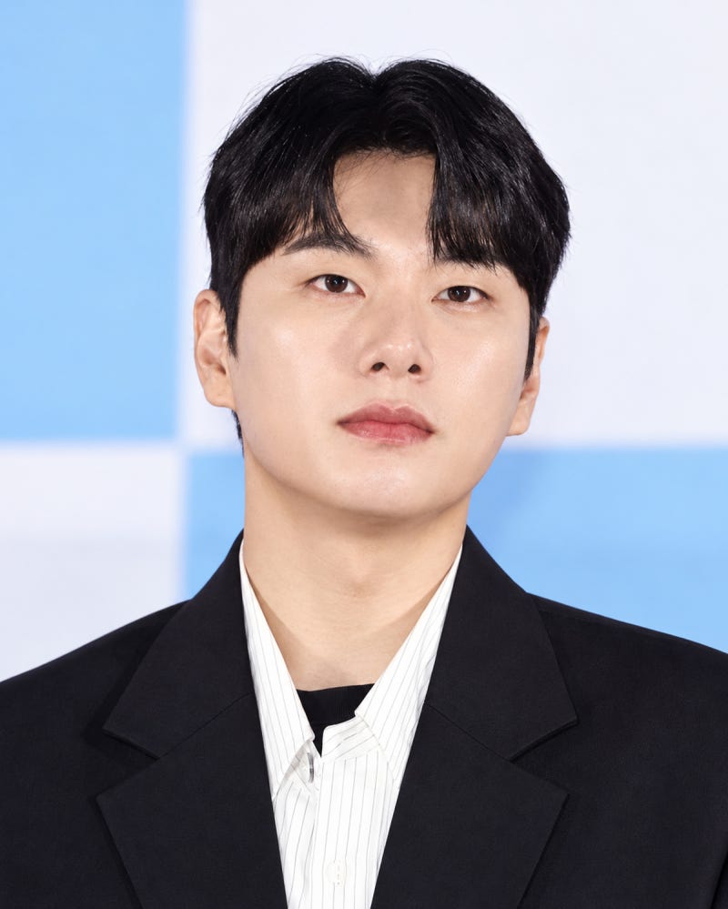 이이경 사생활 논란에 탈세 의혹까지 겹친 뒤 4개월 만에 부산국제영화제로 복귀