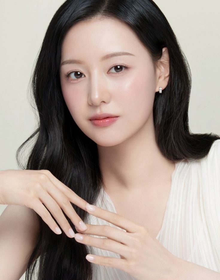 김지원 요즘 드라마로 다시 주목! 피부부터 메이크업까지 따라 하고 싶은 여배우 뷰티 스타....