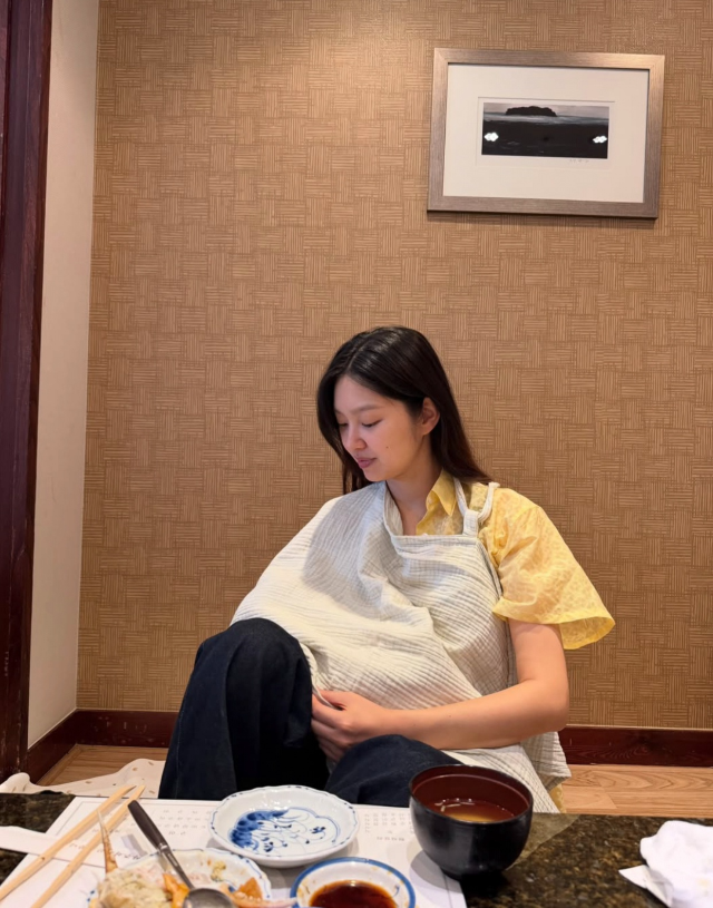 “사진 한 장에 반응 엇갈렸는데…” 최유화, 공공장소 모유수유 논란···공개한 실제 모습....