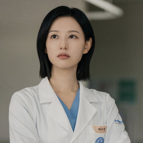김지원 닥터X 계수정으로 돌아온 배우의 데뷔부터 눈물의 여왕까지 대표작 총정리