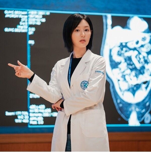 김지원 닥터X, 첫방부터 두 자릿수…6시 칼퇴 의사가 왔다