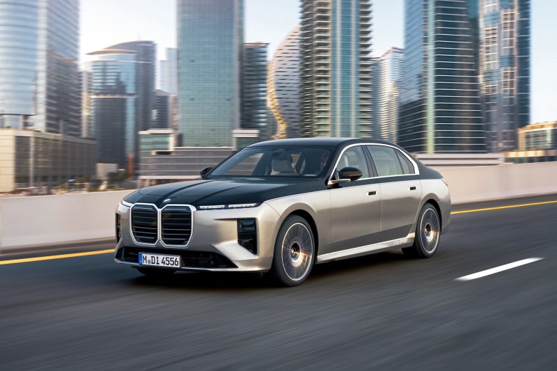 “키드니는 얇게, 배터리는 크게” BMW 2027년형 7시리즈·i7 부분변경 공개, 112.5kWh·가격