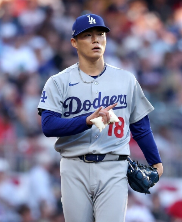 [MLB]초이슈!!!!"스넬 대신 야마모토다!" NLCS 앞두고 선발 판 뒤엎은 다저스, 충격적 교체 비하....