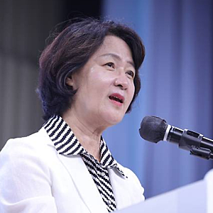 추미애 “집권당이 비공개 일정까지 요구하나”…취임 100일 만에 민주당과 충돌, 국감 앞두....