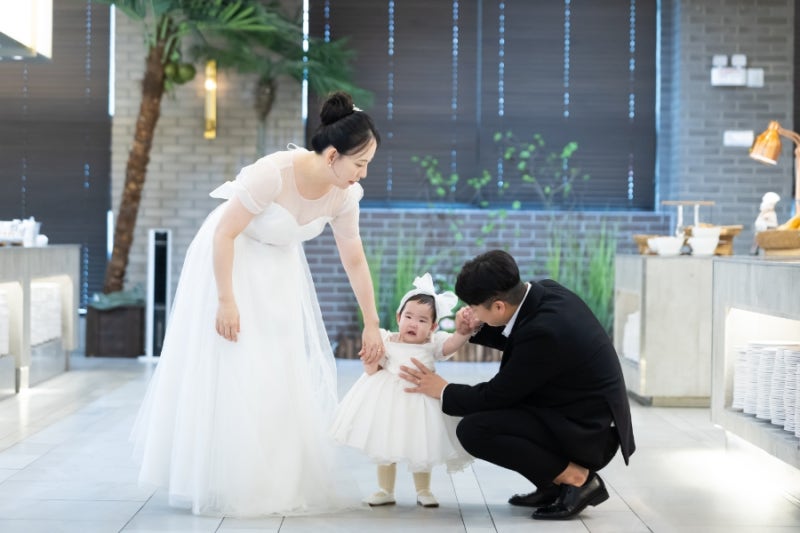 돌까지 못 걸었던 아기, 걸음마 보조기 사용 후 혼자 걷기 까지,｜에듀테이블 & 브이텍 걸음....